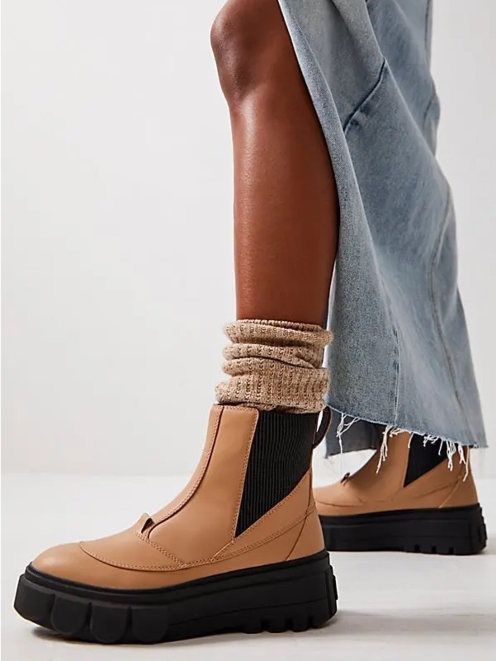 NWT SOREL CARIBOU X CHELSEA WATERPROOF PLATFORM BOOTS